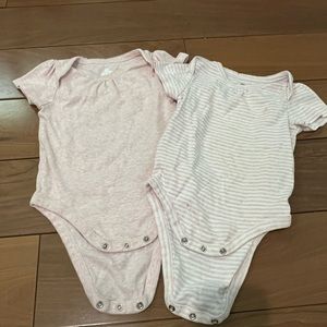 Lot of 2 Girls Gap SS Onesie - Sz 12-18mo